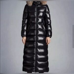 Like New Authentic MONCLER Down Coat! 🧥